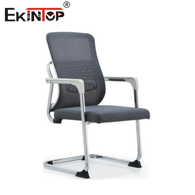 หลังกลางที่นั่งคอมพิวเตอร์สํานักงานด้วยวัสดุ Mesh และ casters