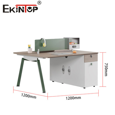 เฟอร์นิเจอร์สํานักงานที่มีการออกแบบแบบ ergonomically ด้วยสถานที่ทํางานหน้าจอความเป็นส่วนตัว