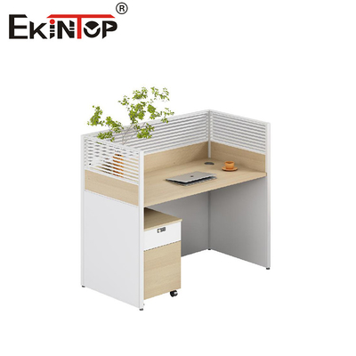โมเดิร์น ดีไซน์ Walnut Office Workstation พนักงานโต๊ะสําหรับพื้นที่สํานักงาน